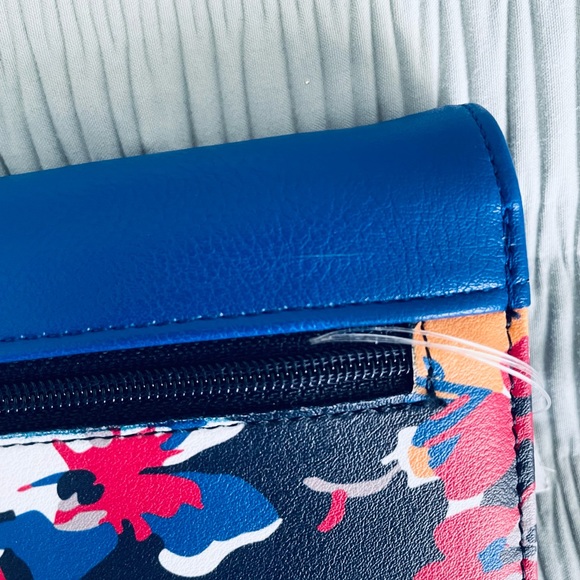 NWOT Nautica Blue and Floral Print ID Safe Wallet - Picture 6 of 6